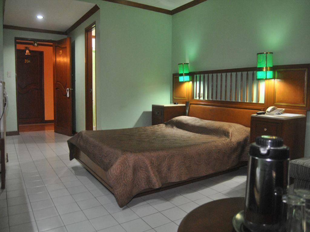 Soriente Hotel 2*